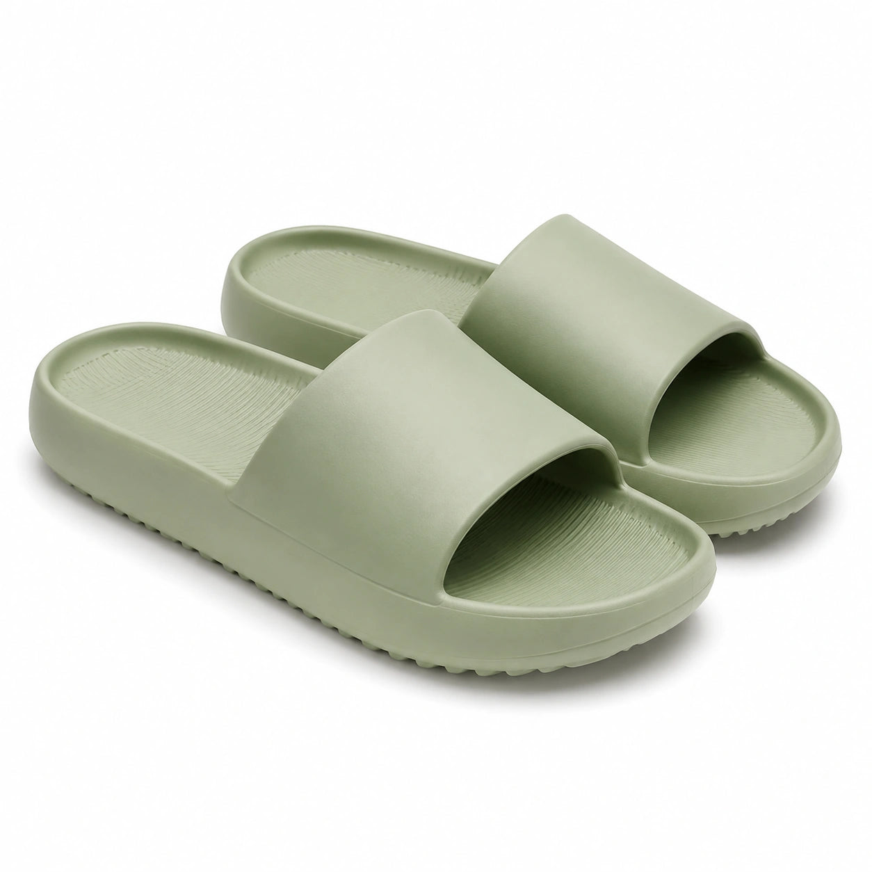 Claquettes 40/41 en EVA vert sauge à semelle texturée pour piscine et maison